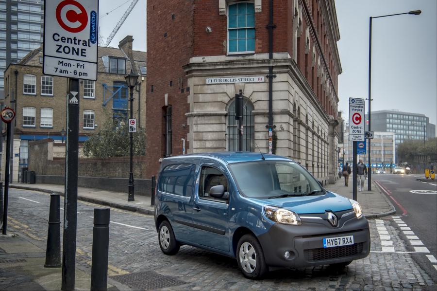  Renault Kangoo Van Z.E. 33 2017 года  (UK) (фото 8 из 44)